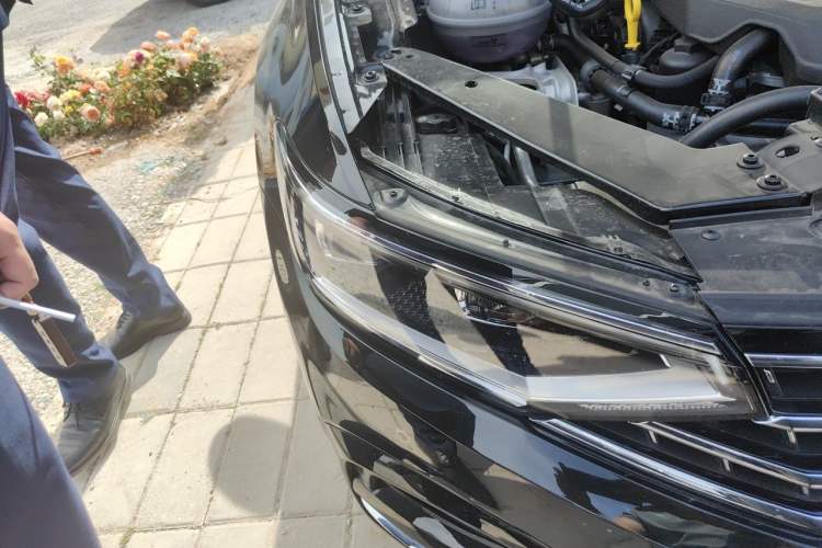Used Volkswagen Magotan 2026 30 Million Vehicles Selected Model 380TSI DSG Luxury Edition Right Front Headlight