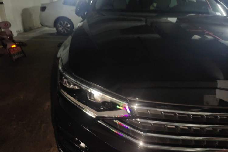 Used Volkswagen Magotan 2026 30 Million Vehicles Selected Model 380TSI DSG Luxury Edition Right Front Headlight