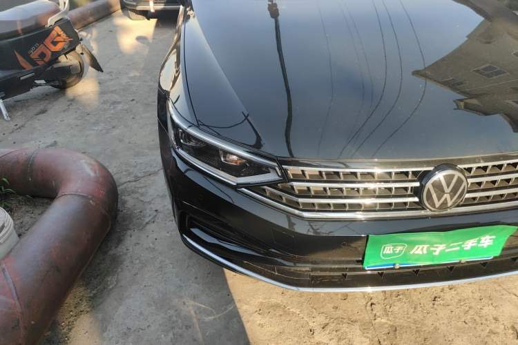 Used Volkswagen Magotan 2026 30 Million Vehicles Selected Model 380TSI DSG Luxury Edition Right Front Headlight