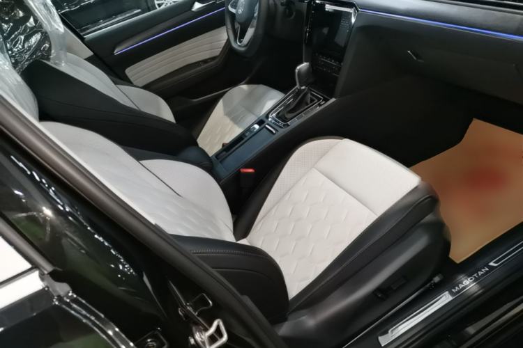 Used Volkswagen Magotan 2026 30 Million Vehicles Selected Model 380TSI DSG Luxury Edition Right Front Seat