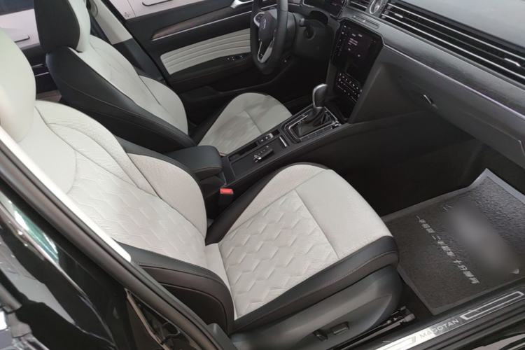 Used Volkswagen Magotan 2026 30 Million Vehicles Selected Model 380TSI DSG Luxury Edition Right Front Seat