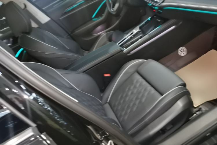 Used Volkswagen Magotan 2026 380TSI DSG Prestige Package—Daimai Package Right Front Seat