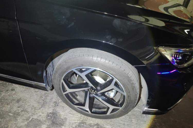 Used Volkswagen Magotan 2026 30 Million Vehicles Selected Model 380TSI DSG Luxury Edition Right Front Wheel Hub