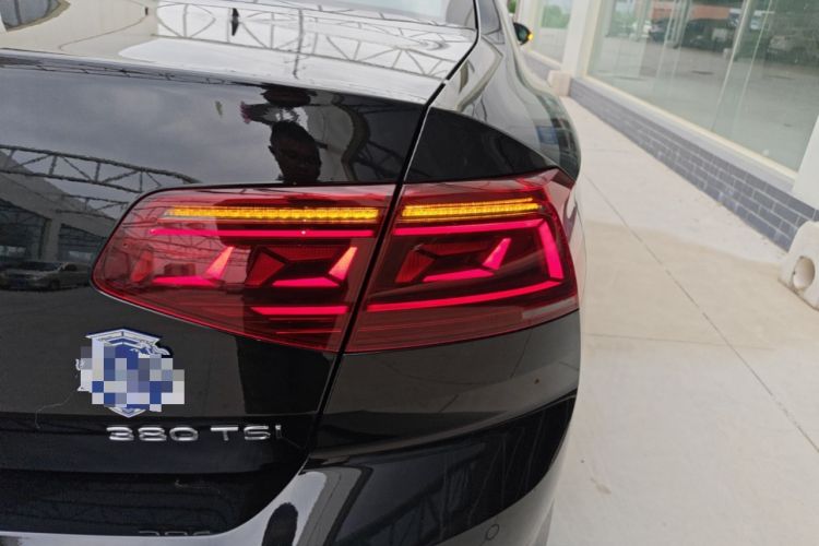 Used Volkswagen Magotan 2026 30 Million Vehicles Selected Model 380TSI DSG Luxury Edition Right Rear Taillight