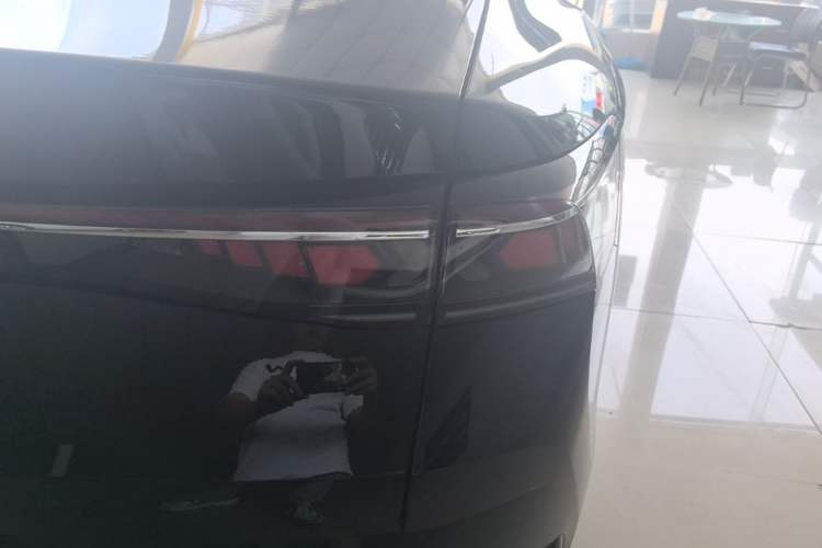 Used Volkswagen Magotan 2026 300TSI Premium Edition Eye-Catching Package Right Rear Taillight