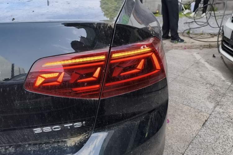 Used Volkswagen Magotan 2026 30 Million Vehicles Selected Model 380TSI DSG Luxury Edition Right Rear Taillight