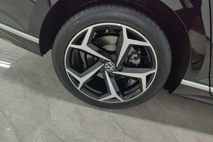 Used Volkswagen Magotan 2026 30 Million Vehicles Selected Model 380TSI DSG Luxury Edition Right Rear Wheel Hub