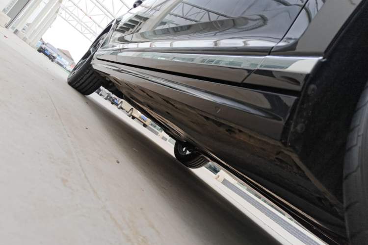 Used Volkswagen Magotan 2026 30 Million Vehicles Selected Model 380TSI DSG Luxury Edition Right Side Sill