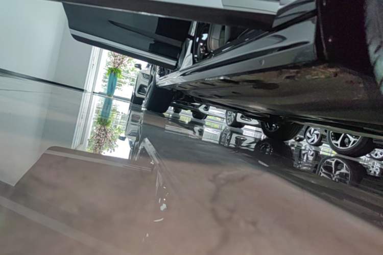 Used Volkswagen Magotan 2026 30 Million Vehicles Selected Model 380TSI DSG Luxury Edition Right Side Sill