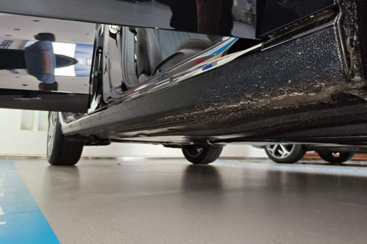 Used Volkswagen Magotan 2026 300TSI Premium Edition Eye-Catching Package Right Side Sill