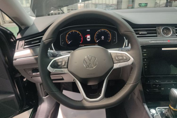 Used Volkswagen Magotan 2026 30 Million Vehicles Selected Model 380TSI DSG Luxury Edition Steering Wheel