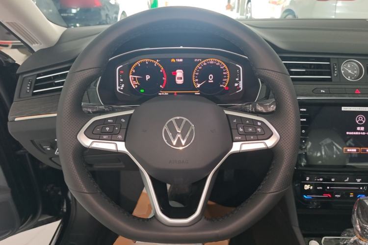 Used Volkswagen Magotan 2026 30 Million Vehicles Selected Model 380TSI DSG Luxury Edition Steering Wheel