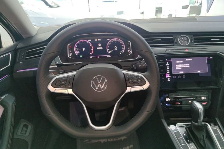 Used Volkswagen Magotan 2026 30 Million Vehicles Selected Model 380TSI DSG Luxury Edition Steering Wheel