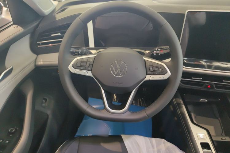 Used Volkswagen Magotan 2026 300TSI Premium Edition Steering Wheel