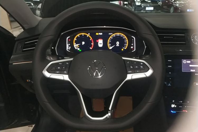 Used Volkswagen Magotan 2026 30 Million Vehicles Selected Model 380TSI DSG Luxury Edition Steering Wheel