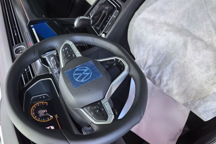 Used Volkswagen Magotan 2026 30 Million Vehicles Selected Model 380TSI DSG Luxury Edition Steering Wheel
