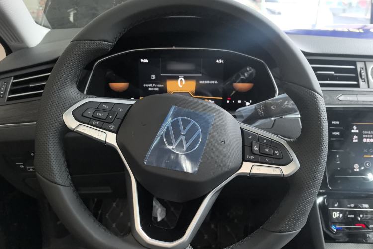 Used Volkswagen Magotan 2026 30 Million Vehicles Selected Model 280TSI DSG Luxury Edition Steering Wheel