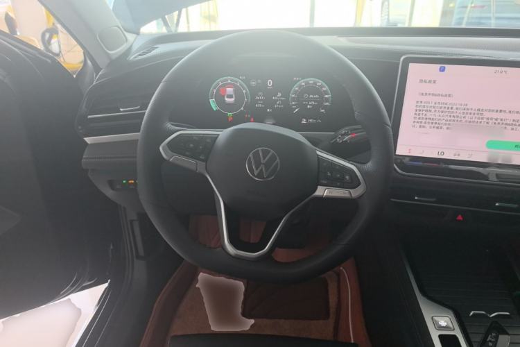 Used Volkswagen Magotan 2026 300TSI Premium Edition Eye-Catching Package Steering Wheel
