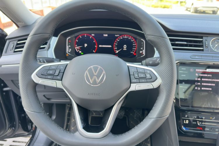 Used Volkswagen Magotan 2026 30 Million Vehicles Selected Model 380TSI DSG Luxury Edition Steering Wheel
