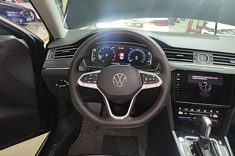 Used Volkswagen Magotan 2026 30 Million Vehicles Selected Model 380TSI DSG Luxury Edition Steering Wheel