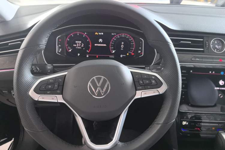 Used Volkswagen Magotan 2026 30 Million Vehicles Selected Model 380TSI DSG Luxury Edition Steering Wheel