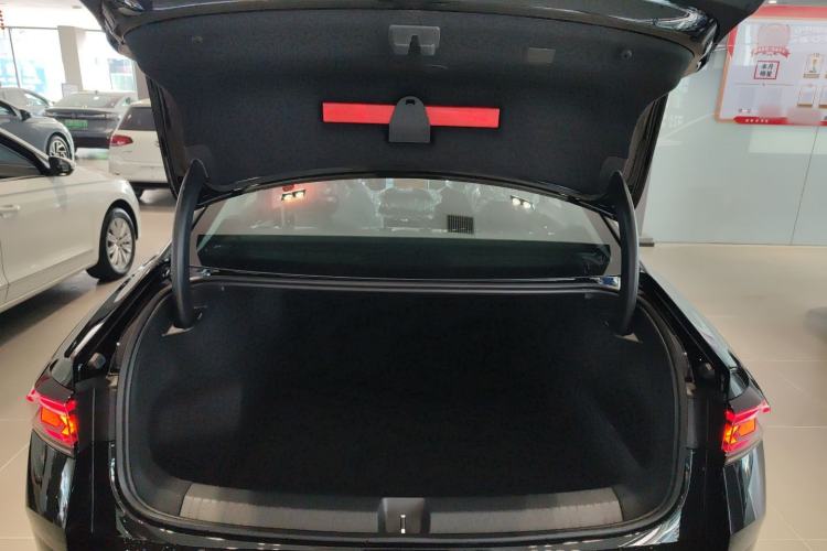 Used Volkswagen Magotan 2026 300TSI Premium Edition Trunk