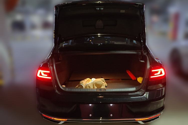 Used Volkswagen Magotan 2026 30 Million Vehicles Selected Model 280TSI DSG Luxury Edition Trunk