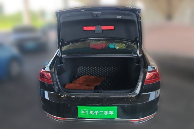 Used Volkswagen Magotan 2026 30 Million Vehicles Selected Model 380TSI DSG Luxury Edition Trunk
