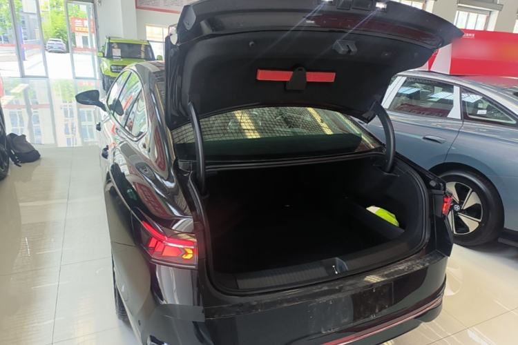 Used Volkswagen Magotan 2026 380TSI DSG Prestige Package—Daimai Package Trunk