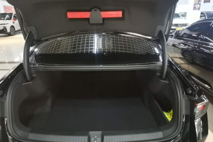 Used Volkswagen Magotan 2026 380TSI DSG Prestige Package—Daimai Package Trunk