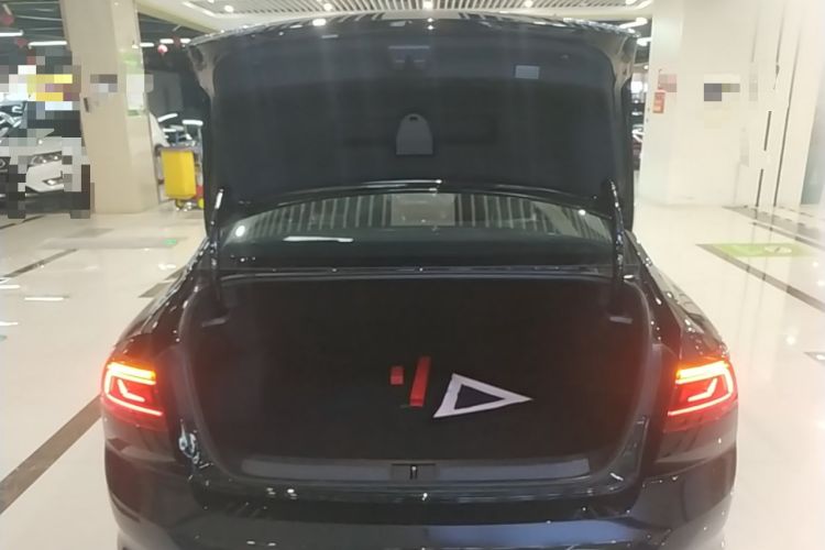 Used Volkswagen Magotan 2026 30 Million Vehicles Selected Model 380TSI DSG Luxury Edition Trunk