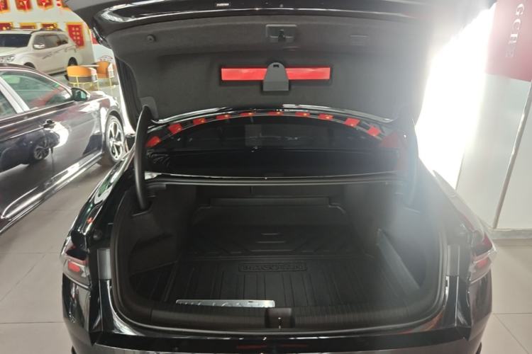 Used Volkswagen Magotan 2026 300TSI Premium Edition Eye-Catching Package Trunk