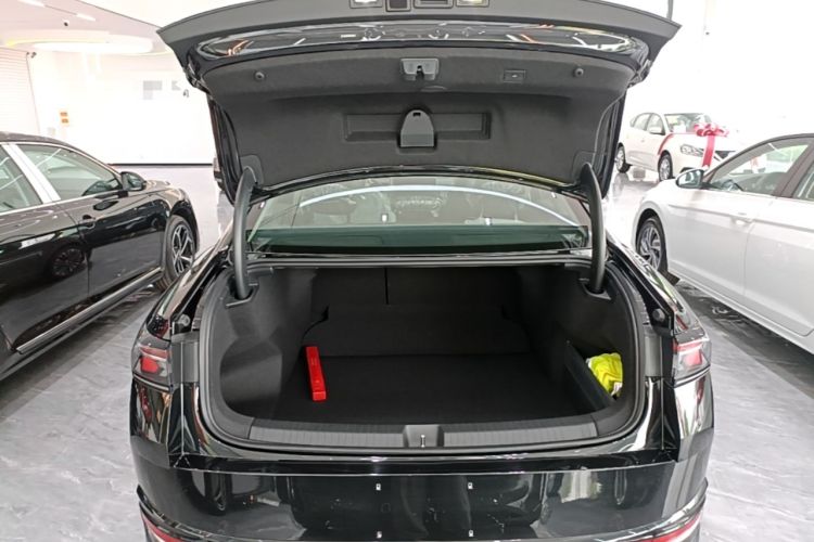 Used Volkswagen Magotan 2026 380TSI DSG Prestige Package—Daimai Package Trunk