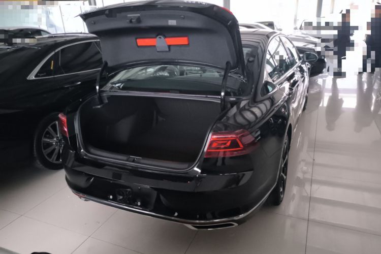 Used Volkswagen Magotan 2026 30 Million Vehicles Selected Model 380TSI DSG Luxury Edition Trunk