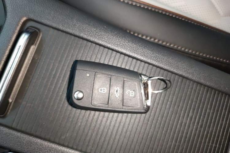 Used Volkswagen Magotan 2026 30 Million Vehicles Selected Model 380TSI DSG Luxury Edition Vehicle Key