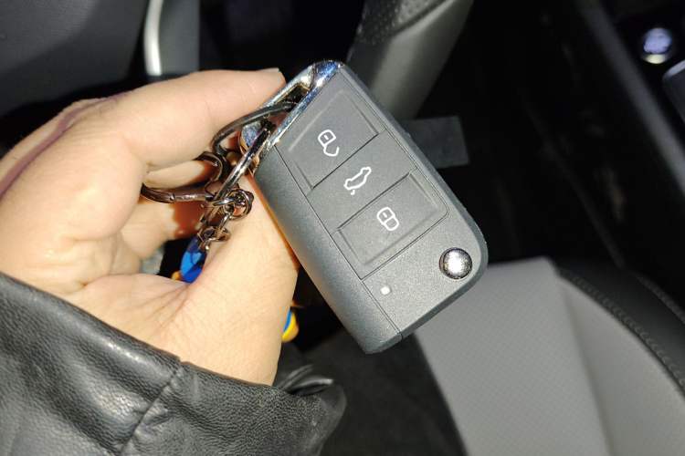 Used Volkswagen Magotan 2026 30 Million Vehicles Selected Model 280TSI DSG Luxury Edition Vehicle Key