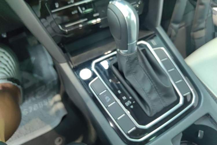 Used Volkswagen Magotan 2026 30 Million Vehicles Selected Model 380TSI DSG Luxury Edition Vehicle Key