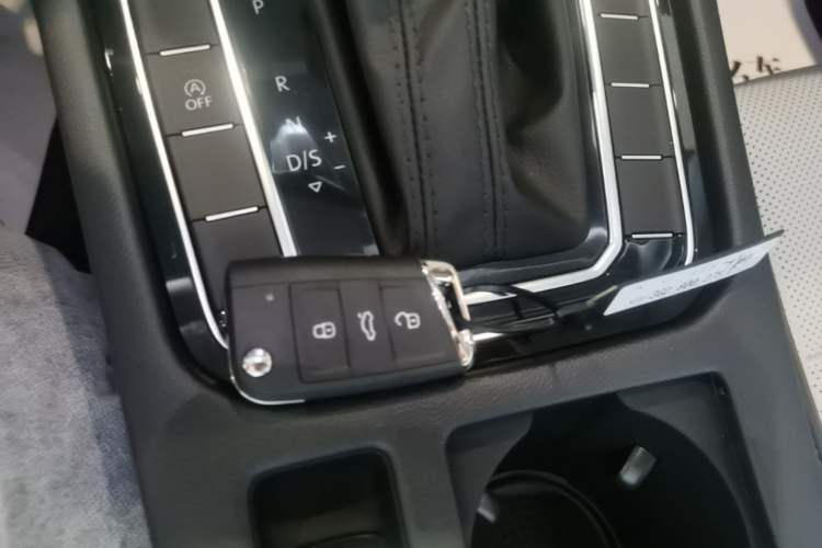 Used Volkswagen Magotan 2026 30 Million Vehicles Selected Model 380TSI DSG Luxury Edition Vehicle Key