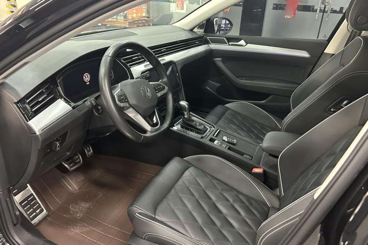 Used Volkswagen Magotan GTE Plug-in Hybrid 2022 GTE Luxury Model Interior 1