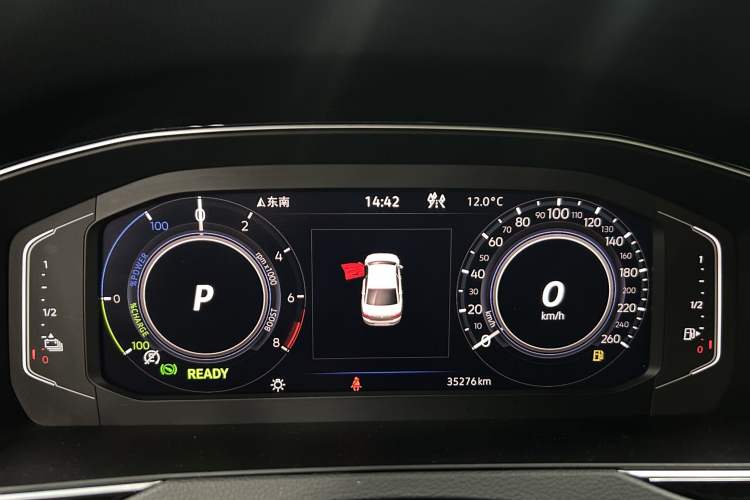 Used Volkswagen Magotan GTE Plug-in Hybrid 2022 GTE Luxury Model Odometer Close Up