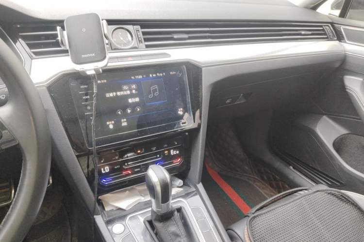 Used Volkswagen Magotan GTE Plug-in Hybrid 2020 GTE Luxury Model Audio And AC Panel