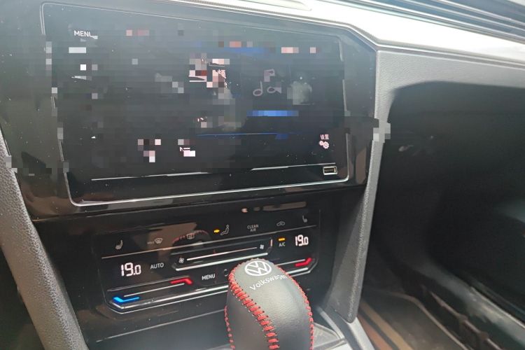 Used Volkswagen Magotan GTE Plug-in Hybrid 2020 GTE Luxury Model Audio And AC Panel