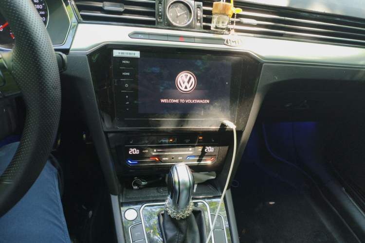 Used Volkswagen Magotan GTE Plug-in Hybrid 2020 GTE Luxury Model Audio And AC Panel