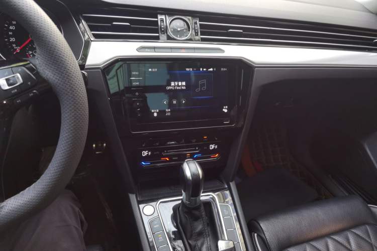 Used Volkswagen Magotan GTE Plug-in Hybrid 2020 GTE Luxury Model Audio And AC Panel