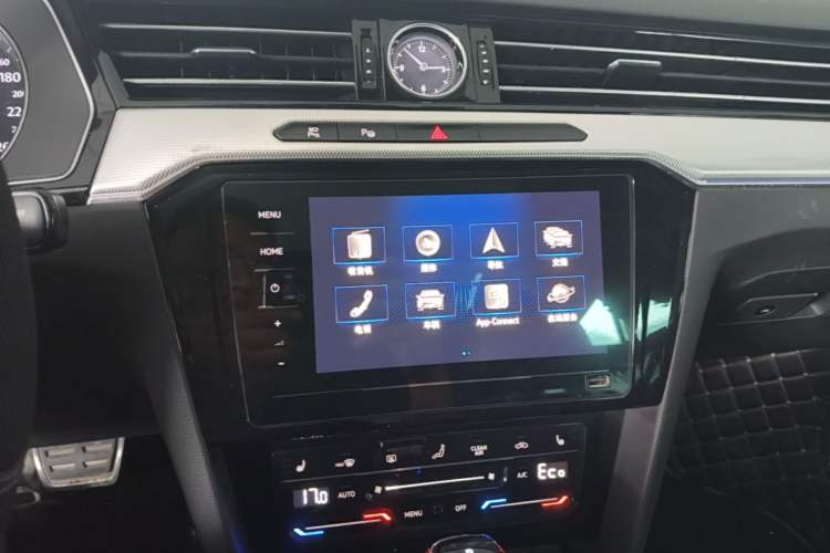 Used Volkswagen Magotan GTE Plug-in Hybrid 2020 GTE Prestige Model Audio And AC Panel