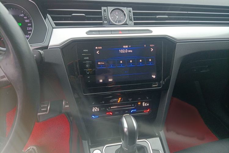 Used Volkswagen Magotan GTE Plug-in Hybrid 2020 GTE Luxury Model Audio And AC Panel