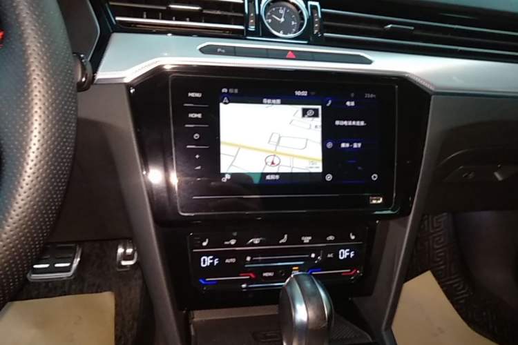 Used Volkswagen Magotan GTE Plug-in Hybrid 2020 GTE Luxury Model Audio And AC Panel