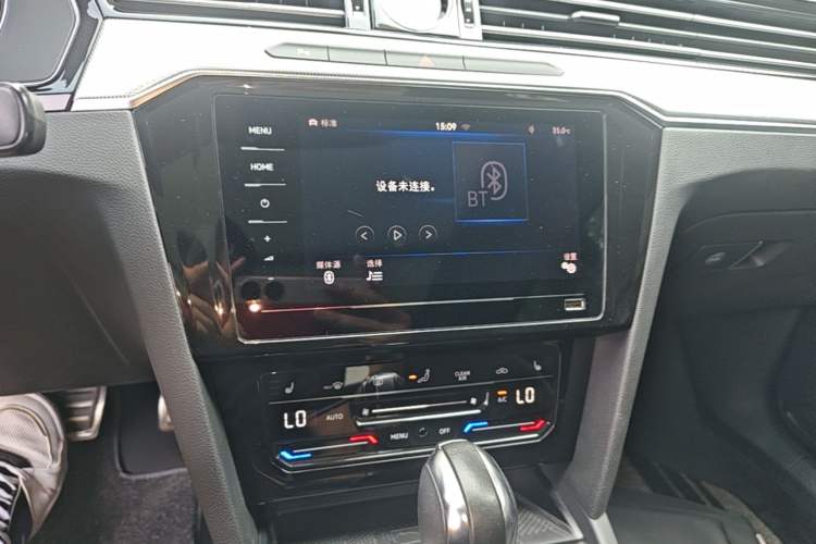 Used Volkswagen Magotan GTE Plug-in Hybrid 2020 GTE Luxury Model Audio And AC Panel