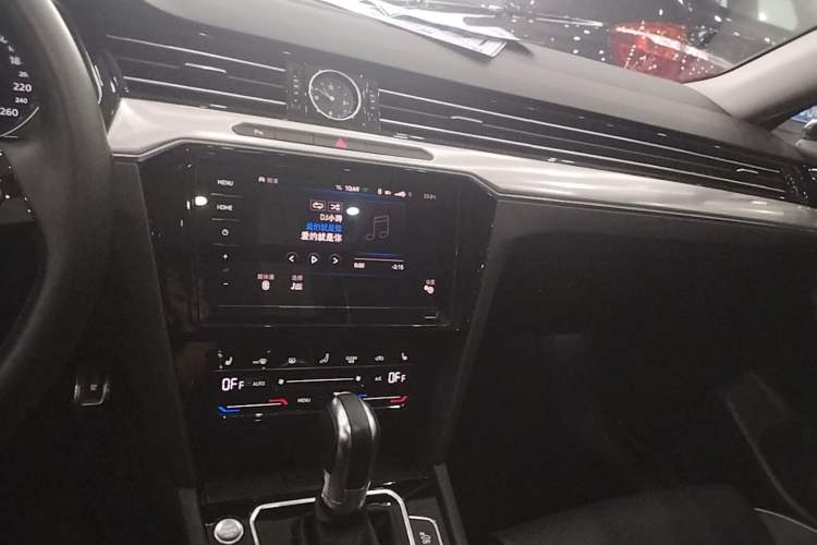 Used Volkswagen Magotan GTE Plug-in Hybrid 2020 GTE Luxury Model Audio And AC Panel