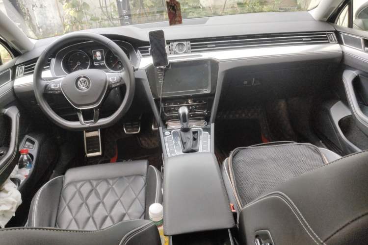 Used Volkswagen Magotan GTE Plug-in Hybrid 2020 GTE Luxury Model Center Console
